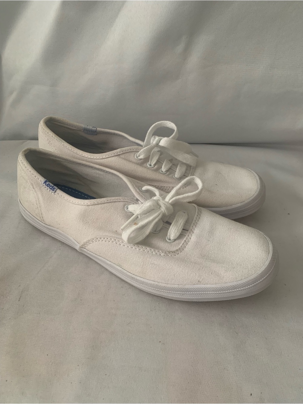 Vans Men’s White Solid Canvas Low Top Lace-Up Sneakers Casual Athletic size 9